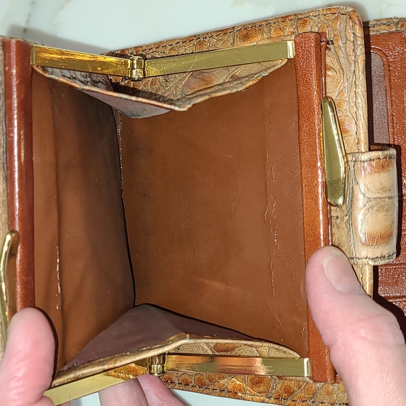 Brahmin Tan Crocodile Embossed Wallet - Picture 11 of 13